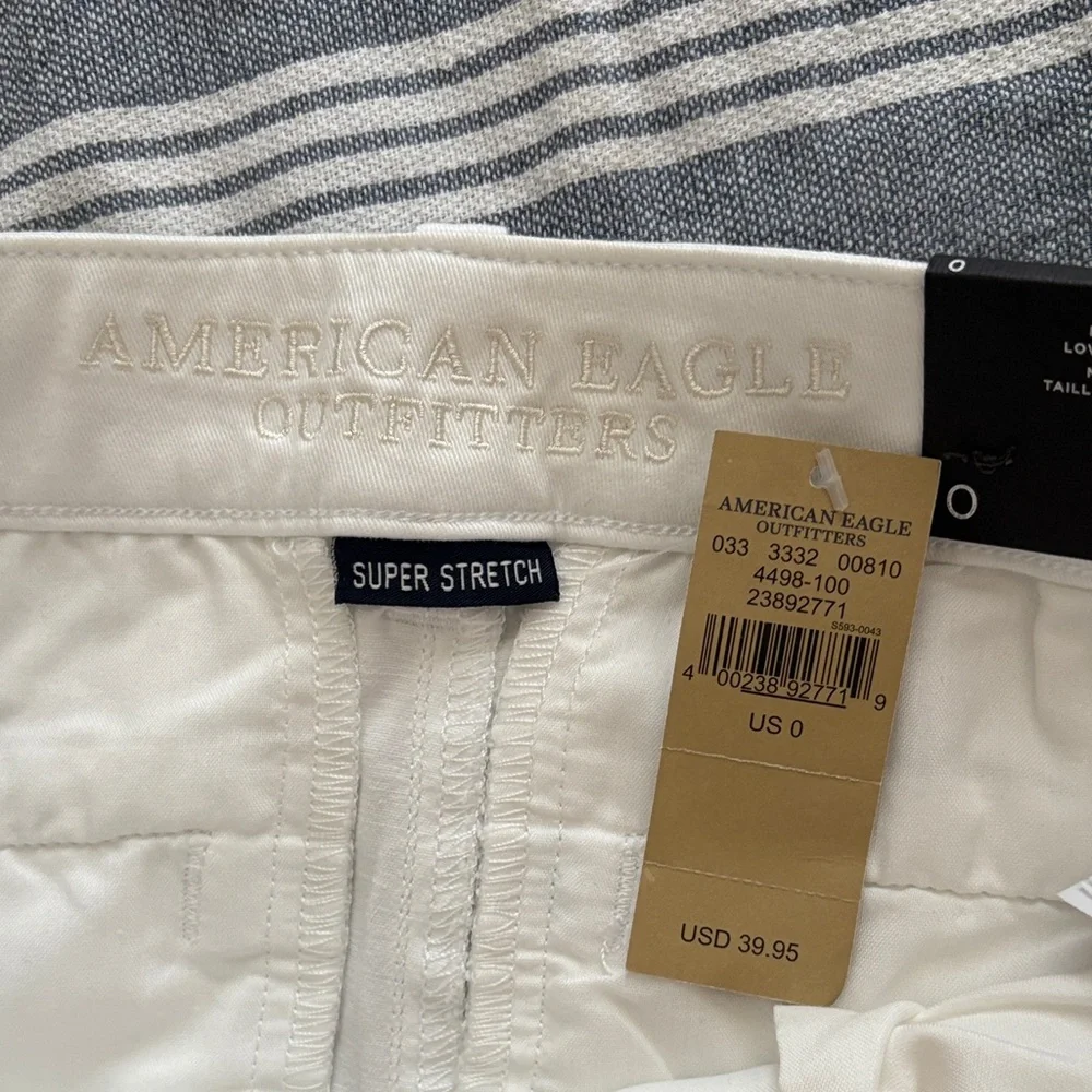American Eagle Outfitters Women's Cream Shorts - Picture 4 of 5